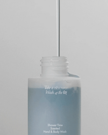 AnillO Rosy Night & Shower Time Travel Shower Kit – kelioninis kūno ir plaukų priežiūros rinkinys