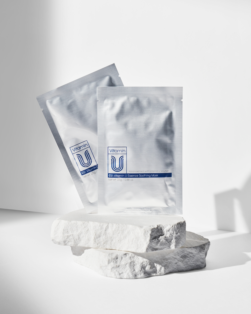 CUSKIN maitinamoji, raminamoji lakštinė veido kaukė su vitaminu U, visiems odos tipams, 1 vnt (Perkant vieną - antra DOVANŲ)
