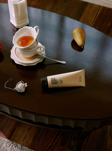 AnillO Black Tea maitinamoji stiprinamoji plaukų ir galvos odos kaukė, 150ml